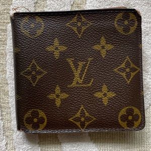 Vintage Louis Vuitton wallet!